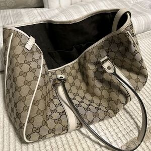 🍓GUCCI GG Canvas Shoulder Bag